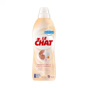 Le Chat Fabric Softener Almond Milk 880ML